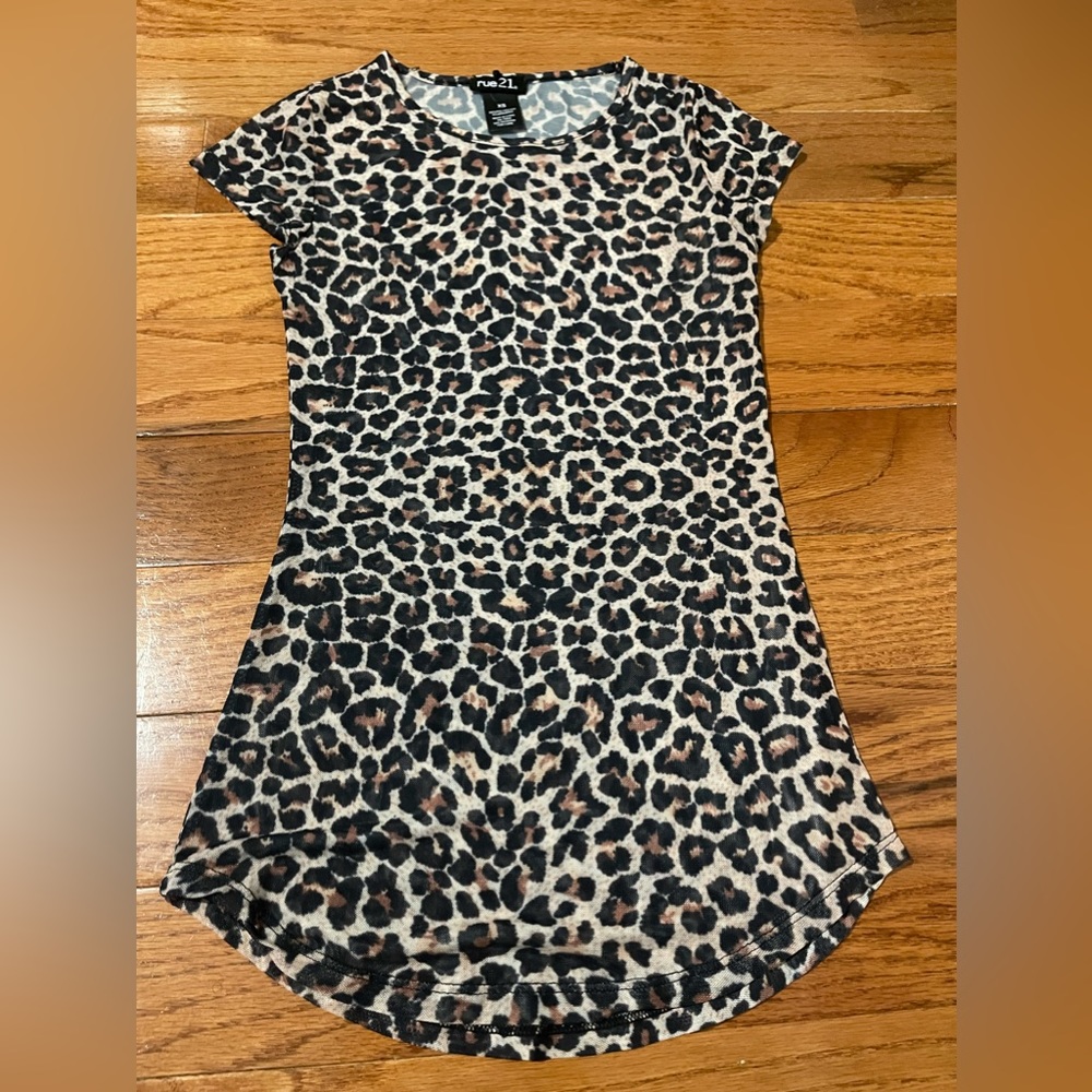 Women’s Short Sleeve Cheetah Top - XS